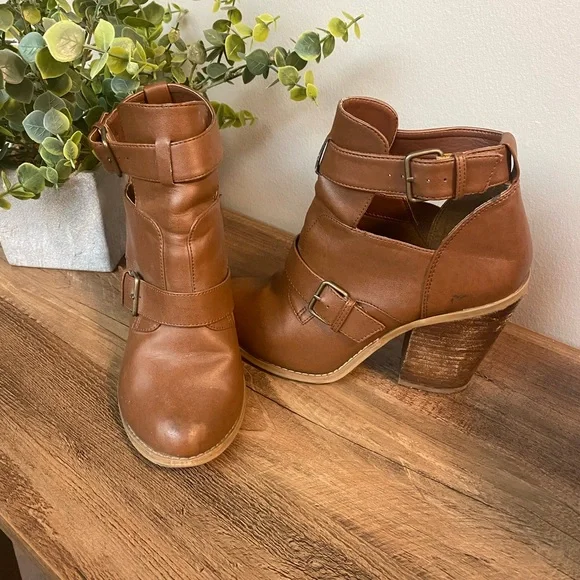 Call It Spring ankle boots - Picture 3 of 7